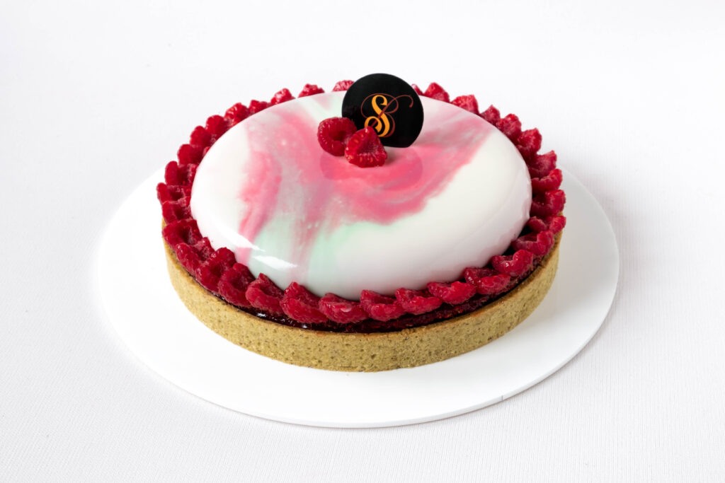 crostata moderna magnolia lamponi e pistacchio