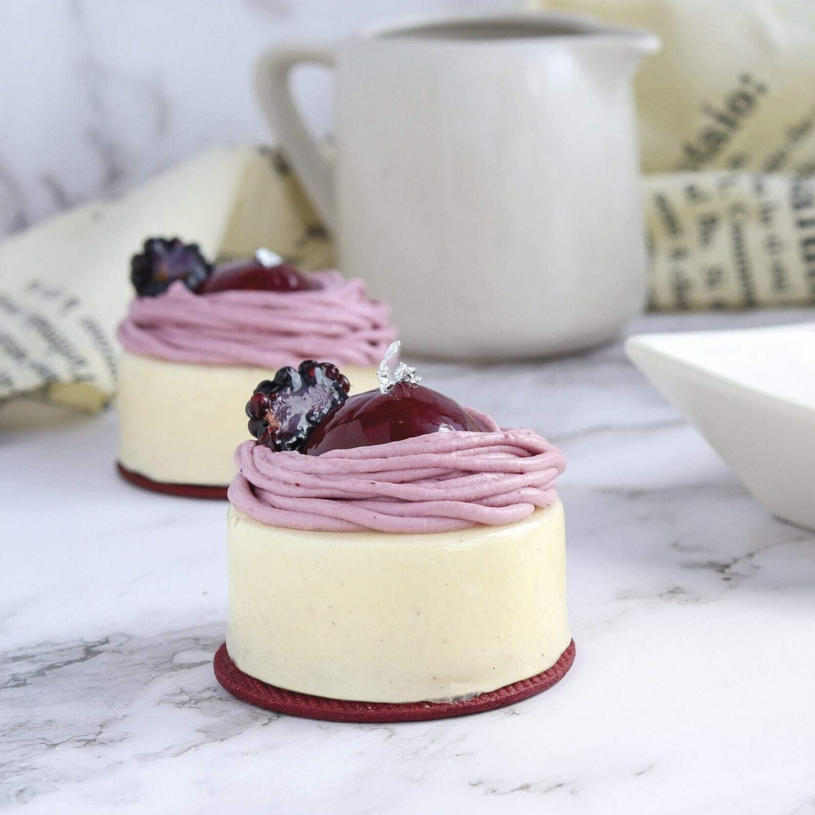 blackberry mora mousse al latte