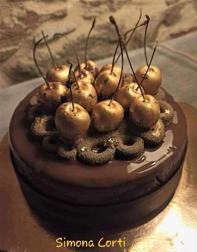305402922 487132206753268 1910274335586435767 n Silvia Brunzin - Corsi on line di pasticceria moderna