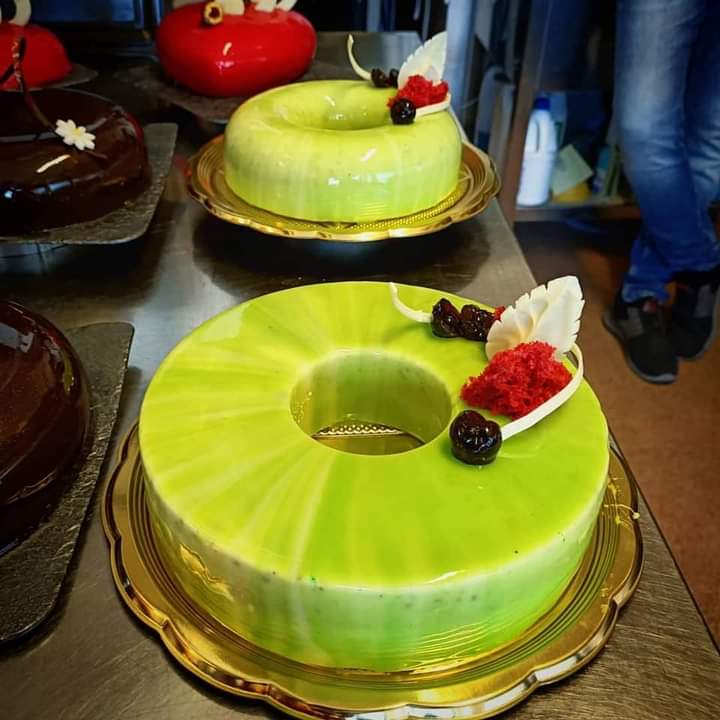 FB_IMG_1678050366816 FB IMG 1678050366816 Silvia Brunzin - Corsi on line di pasticceria moderna